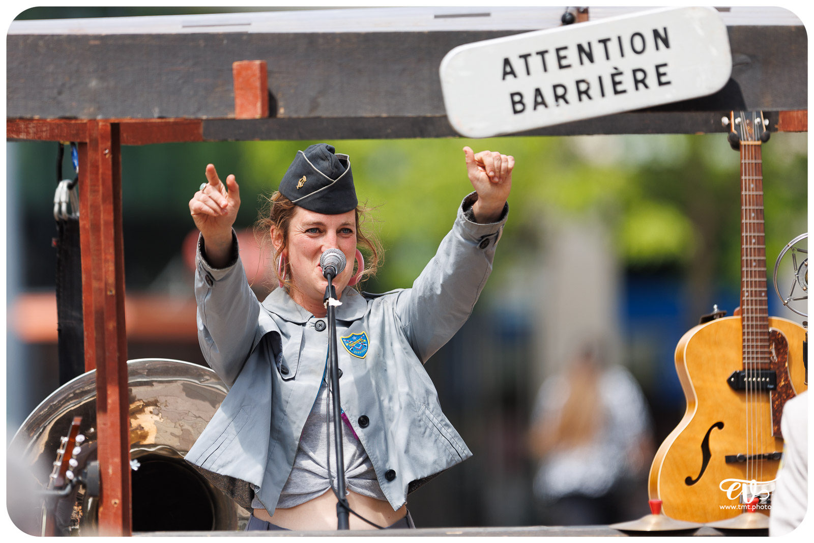 SUR MESURE (CIE BARRIÈRE)